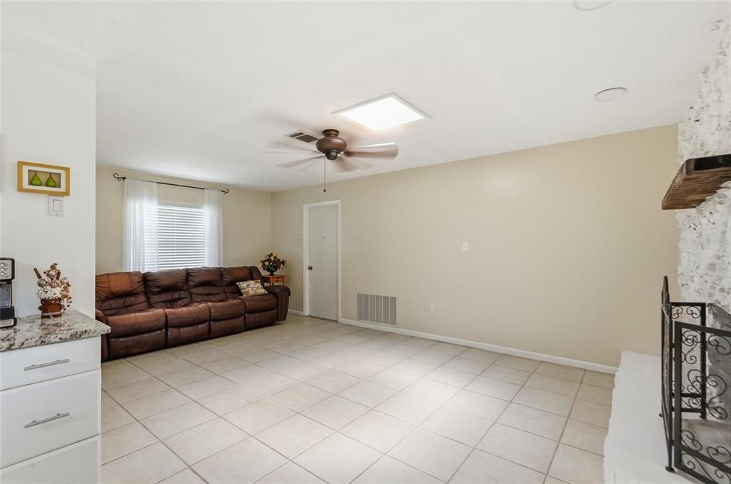 For Sale: $549,900 (4 beds, 2 baths, 2073 Square Feet)