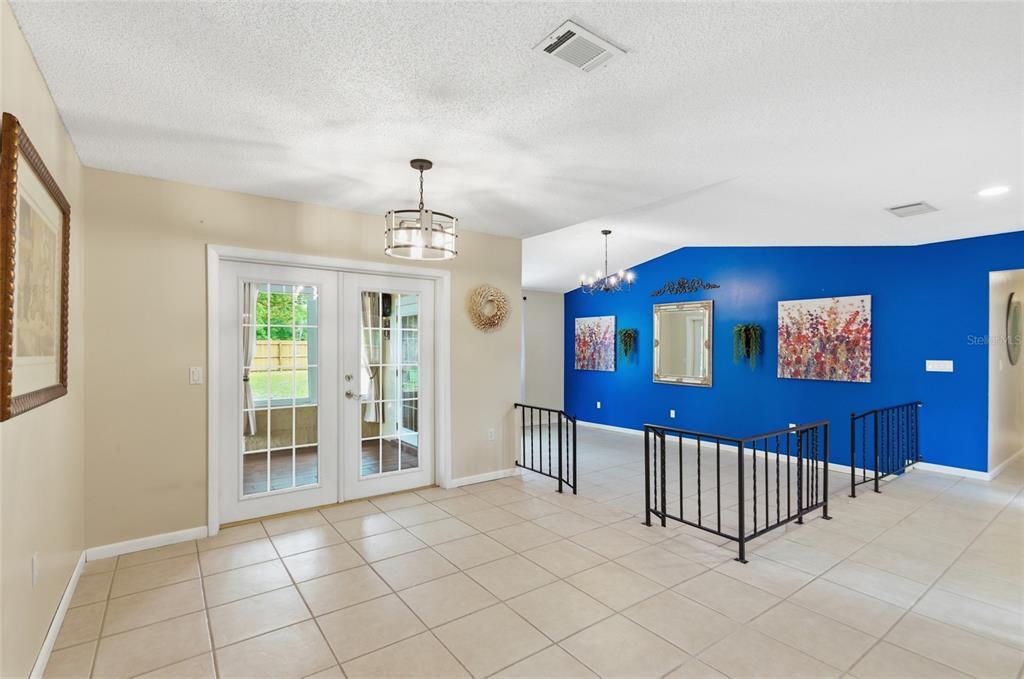 For Sale: $549,900 (4 beds, 2 baths, 2073 Square Feet)