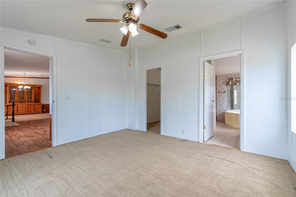For Sale: $249,000 (3 beds, 2 baths, 1728 Square Feet)