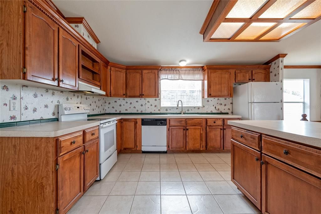 For Sale: $249,000 (3 beds, 2 baths, 1728 Square Feet)