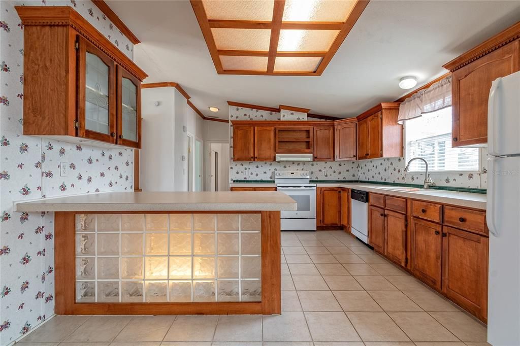 For Sale: $249,000 (3 beds, 2 baths, 1728 Square Feet)