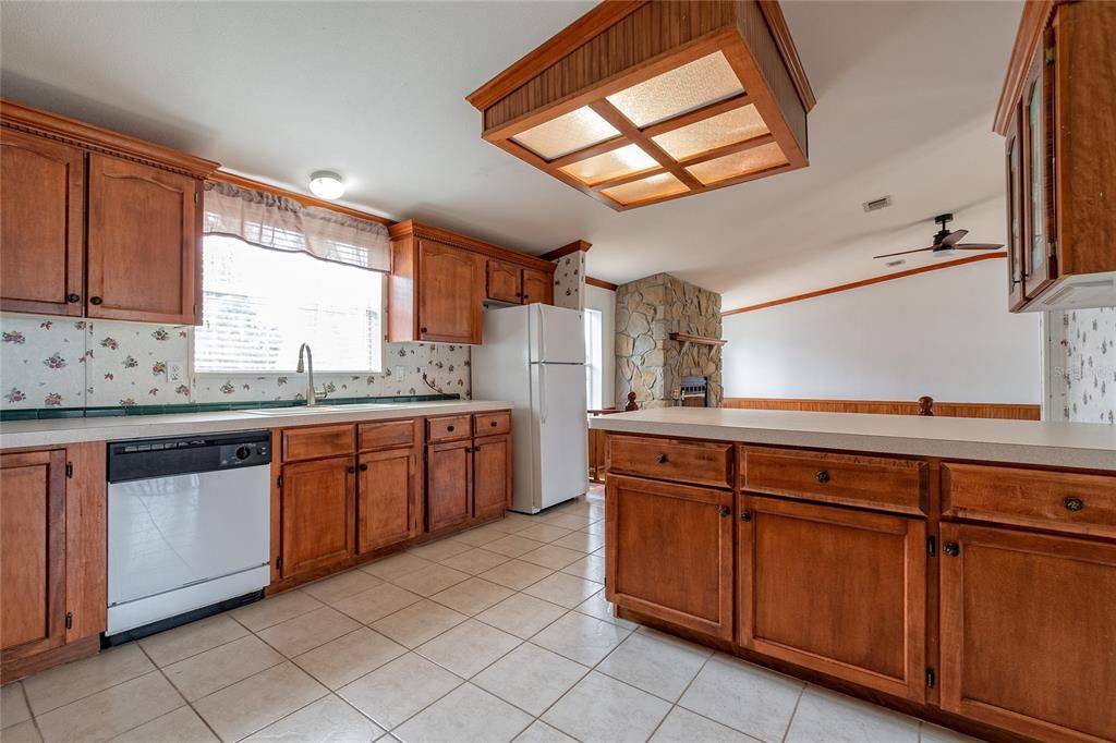 For Sale: $249,000 (3 beds, 2 baths, 1728 Square Feet)
