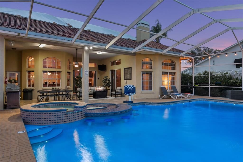 For Sale: $2,295,000 (5 beds, 4 baths, 4337 Square Feet)