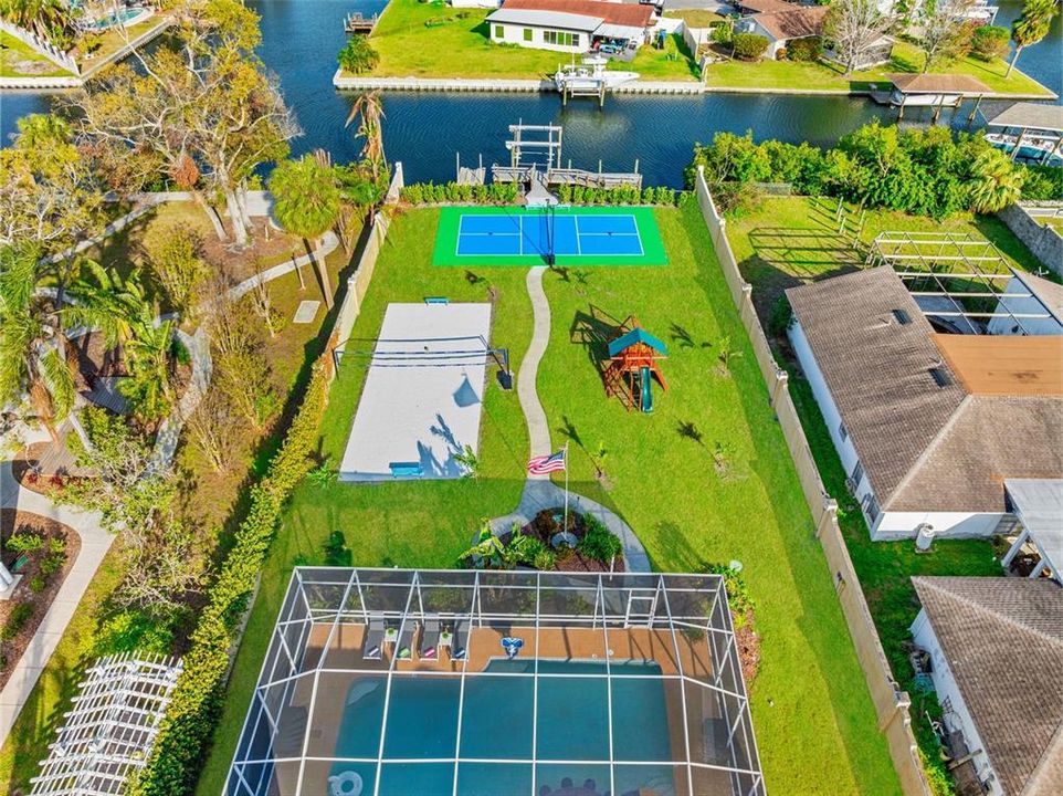 For Sale: $2,295,000 (5 beds, 4 baths, 4337 Square Feet)