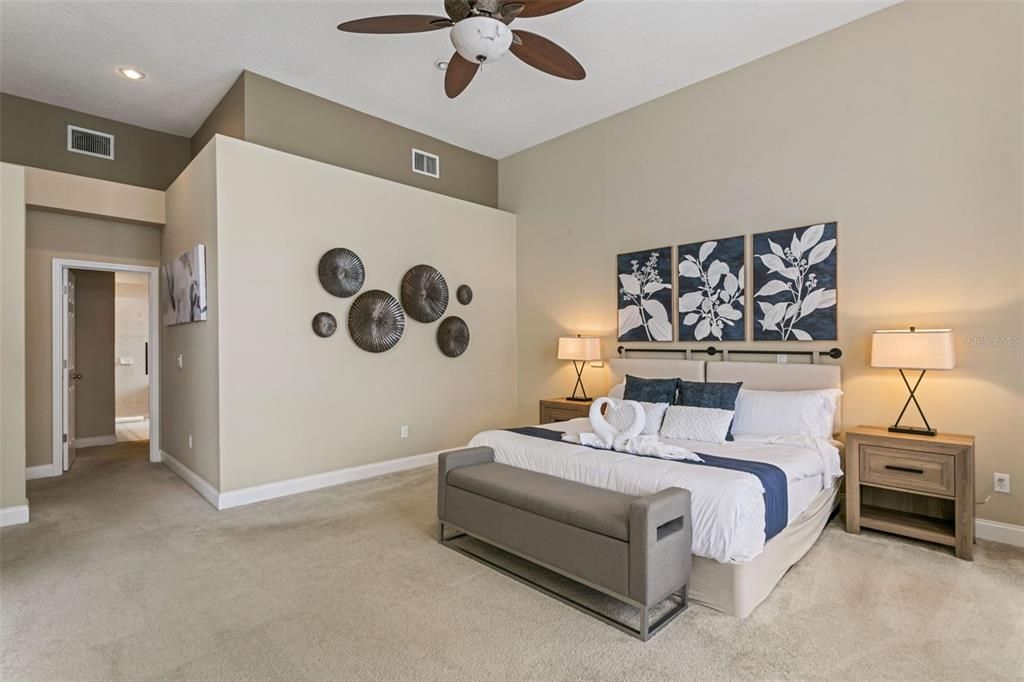 For Sale: $2,295,000 (5 beds, 4 baths, 4337 Square Feet)