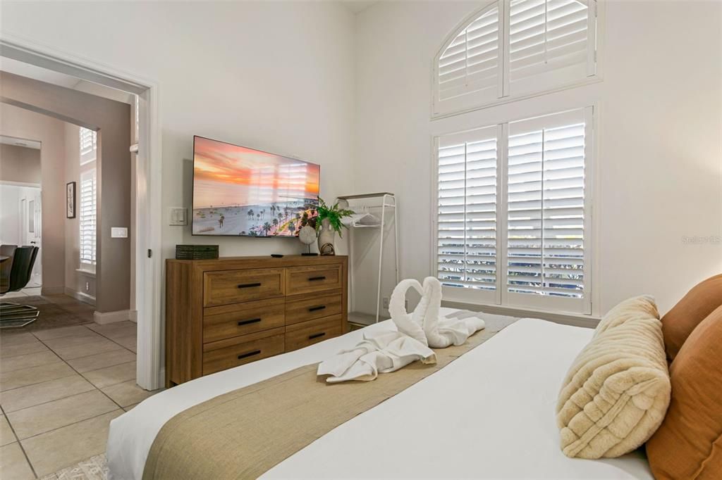 For Sale: $2,295,000 (5 beds, 4 baths, 4337 Square Feet)