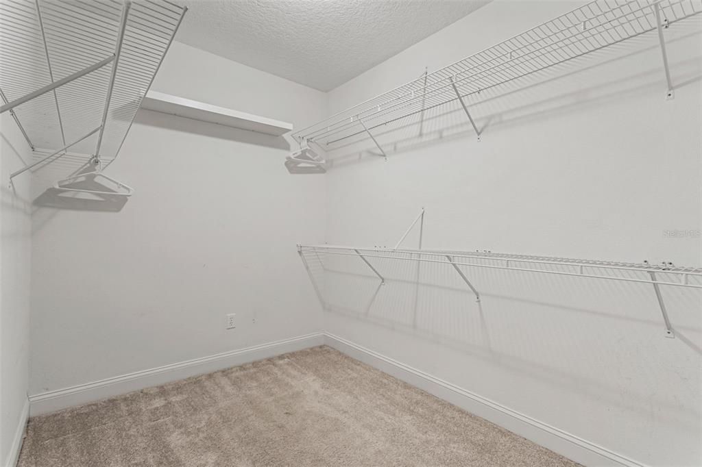 For Sale: $2,295,000 (5 beds, 4 baths, 4337 Square Feet)