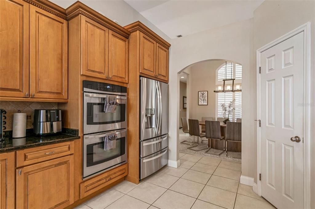 For Sale: $2,295,000 (5 beds, 4 baths, 4337 Square Feet)
