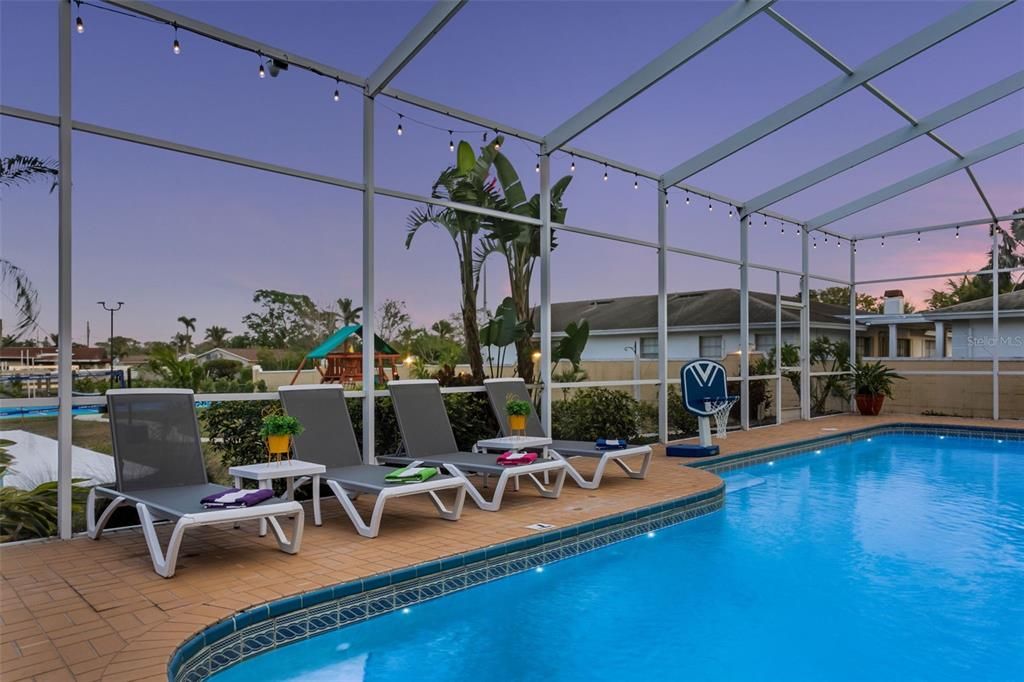 For Sale: $2,295,000 (5 beds, 4 baths, 4337 Square Feet)