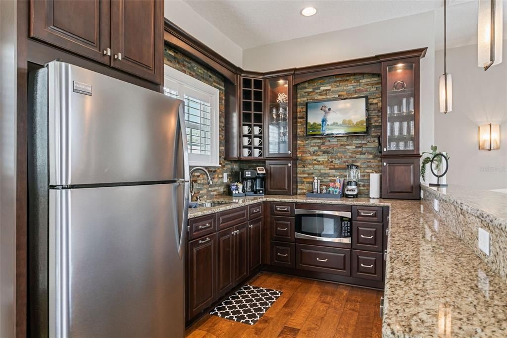 For Sale: $2,295,000 (5 beds, 4 baths, 4337 Square Feet)