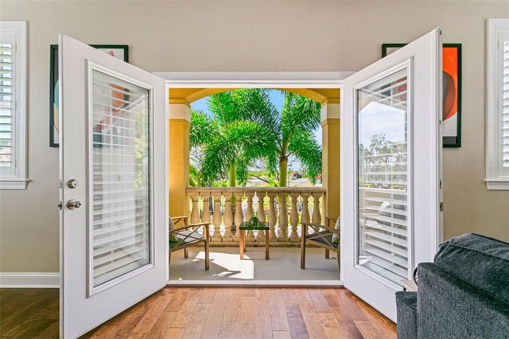 For Sale: $2,295,000 (5 beds, 4 baths, 4337 Square Feet)