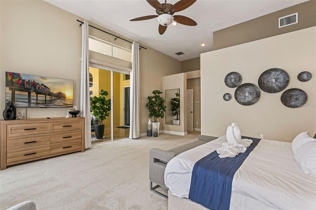For Sale: $2,295,000 (5 beds, 4 baths, 4337 Square Feet)