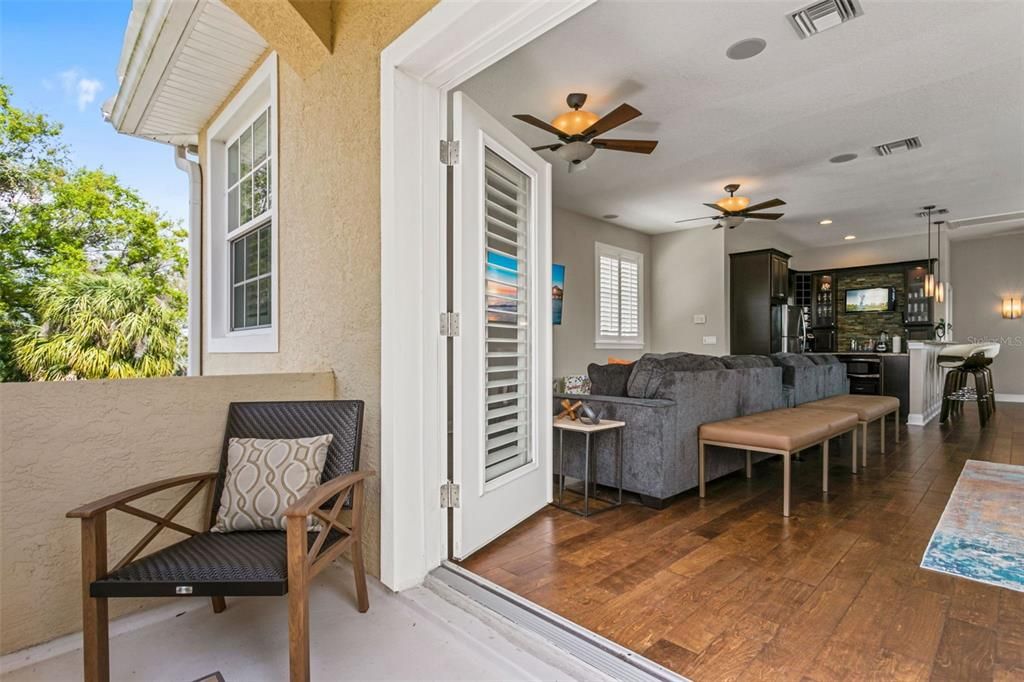 For Sale: $2,295,000 (5 beds, 4 baths, 4337 Square Feet)