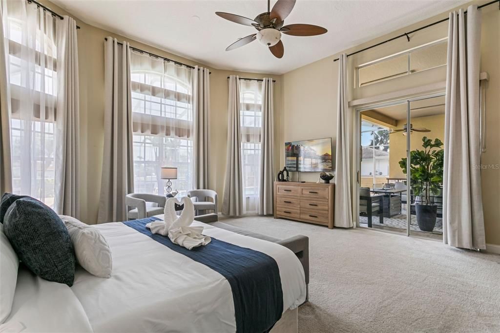 For Sale: $2,295,000 (5 beds, 4 baths, 4337 Square Feet)