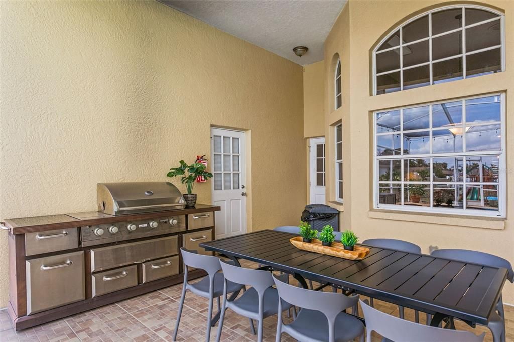 For Sale: $2,295,000 (5 beds, 4 baths, 4337 Square Feet)