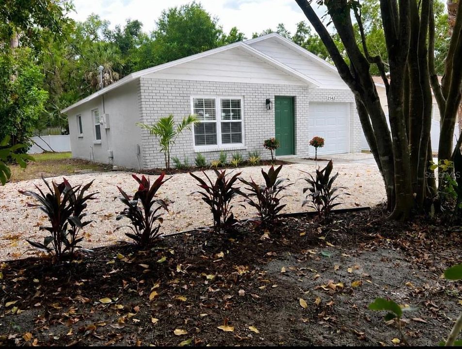 На продажу: $319,900 (3 спален, 1 ванн, 1320 Квадратных фут)