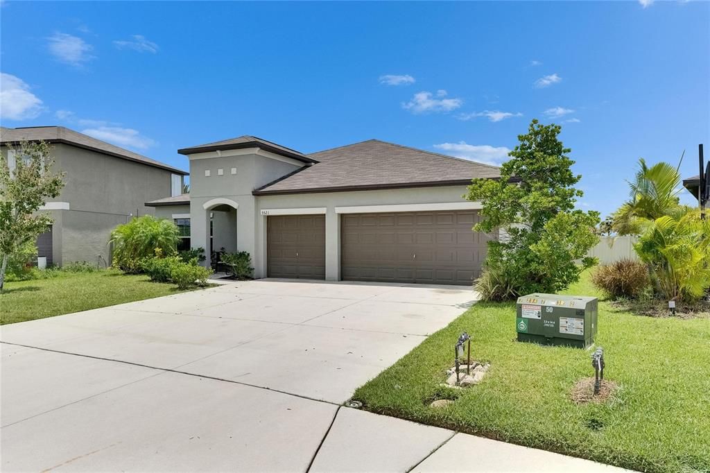 En Venta: $425,000 (4 camas, 2 baños, 2278 Pies cuadrados)