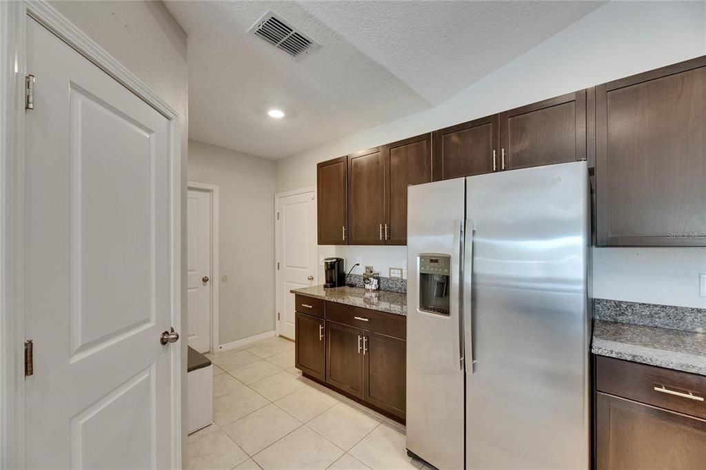 En Venta: $425,000 (4 camas, 2 baños, 2278 Pies cuadrados)