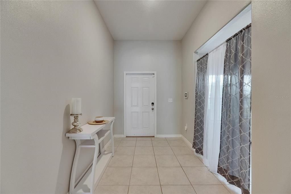 En Venta: $425,000 (4 camas, 2 baños, 2278 Pies cuadrados)