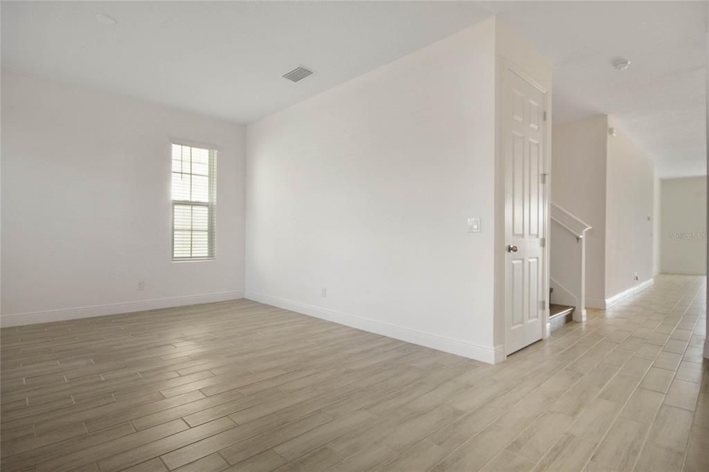 В аренду: $2,650 (5 спален, 3 ванн, 2556 Квадратных фут)