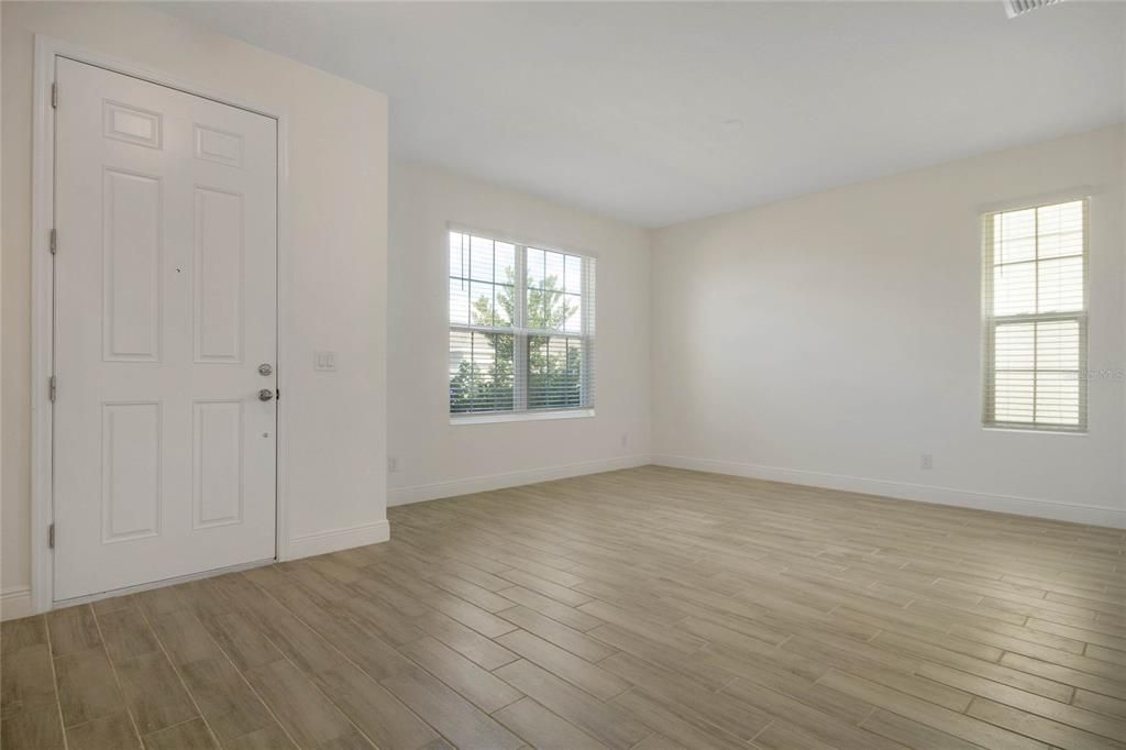 В аренду: $2,650 (5 спален, 3 ванн, 2556 Квадратных фут)