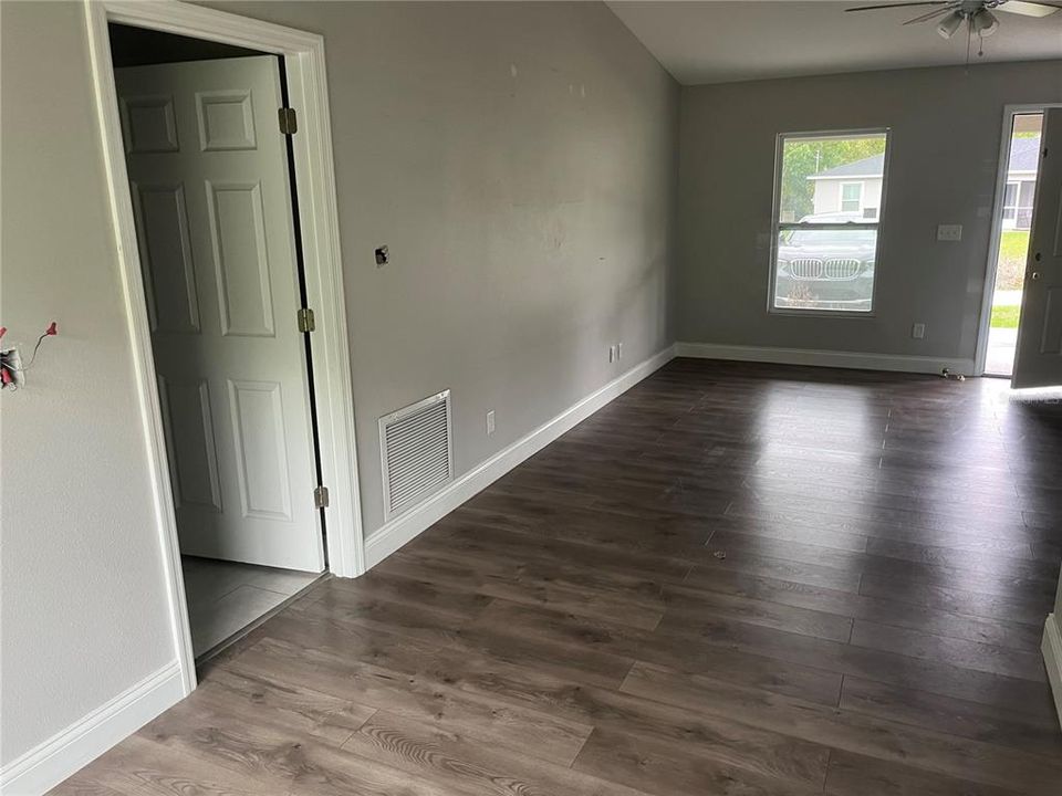 На продажу: $289,950 (3 спален, 2 ванн, 1163 Квадратных фут)