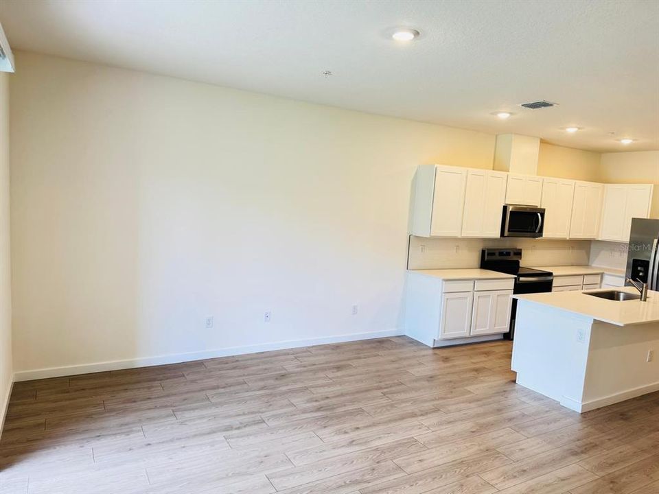 В аренду: $2,550 (3 спален, 2 ванн, 1673 Квадратных фут)