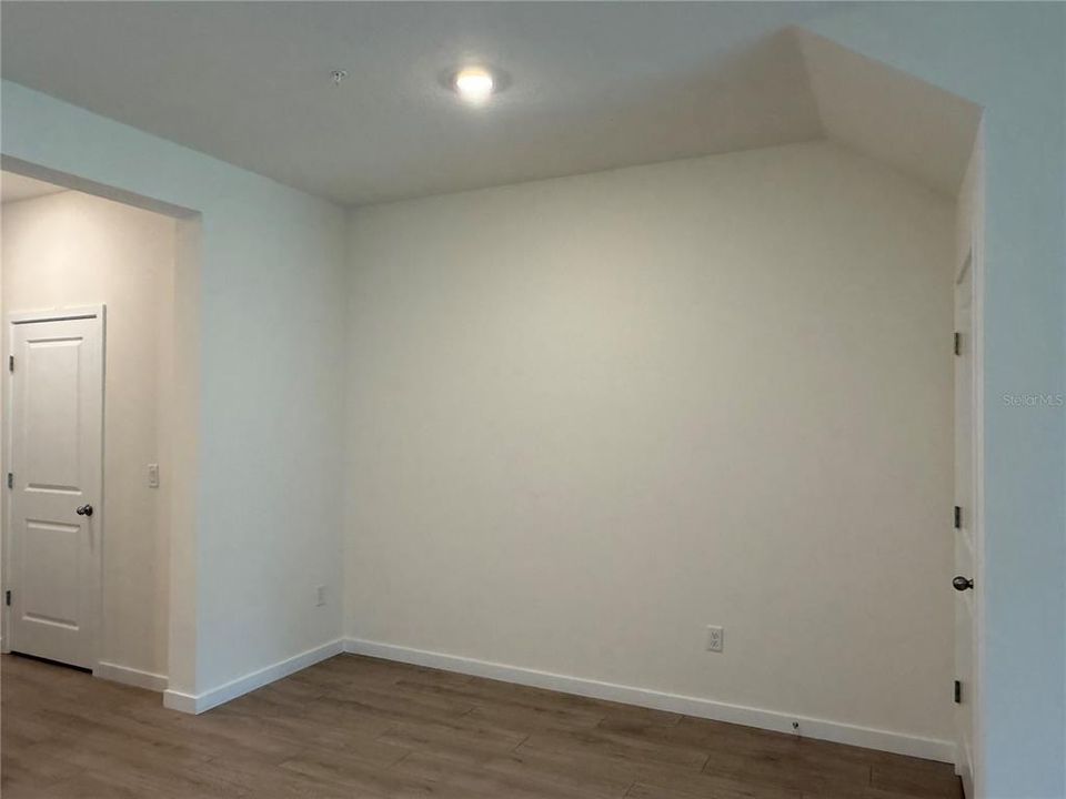 В аренду: $2,550 (3 спален, 2 ванн, 1673 Квадратных фут)
