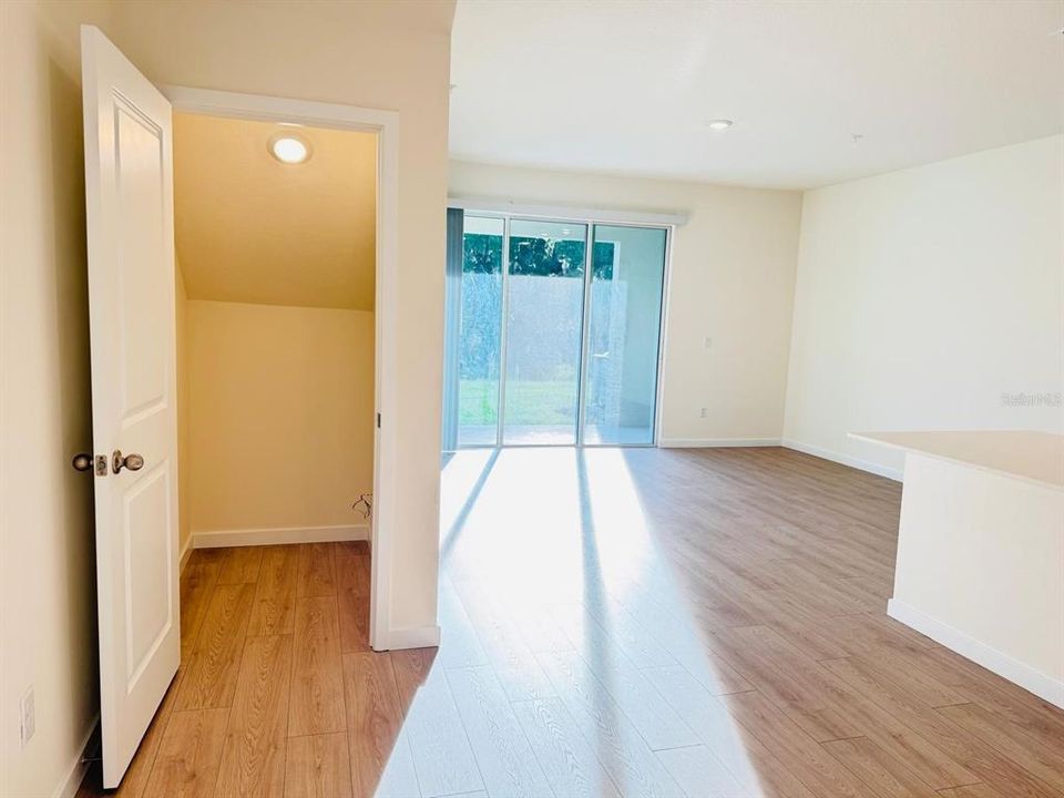 В аренду: $2,550 (3 спален, 2 ванн, 1673 Квадратных фут)