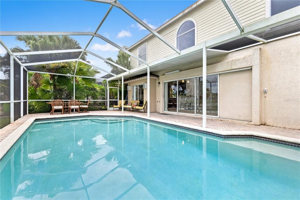 For Sale: $625,000 (4 beds, 2 baths, 2362 Square Feet)