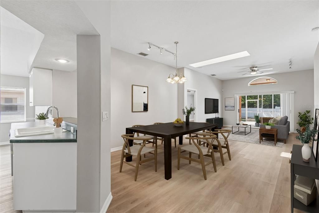 En Venta: $389,900 (3 camas, 2 baños, 1932 Pies cuadrados)