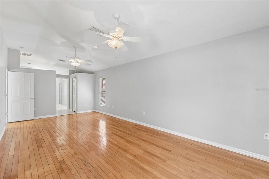 En Venta: $389,900 (3 camas, 2 baños, 1932 Pies cuadrados)