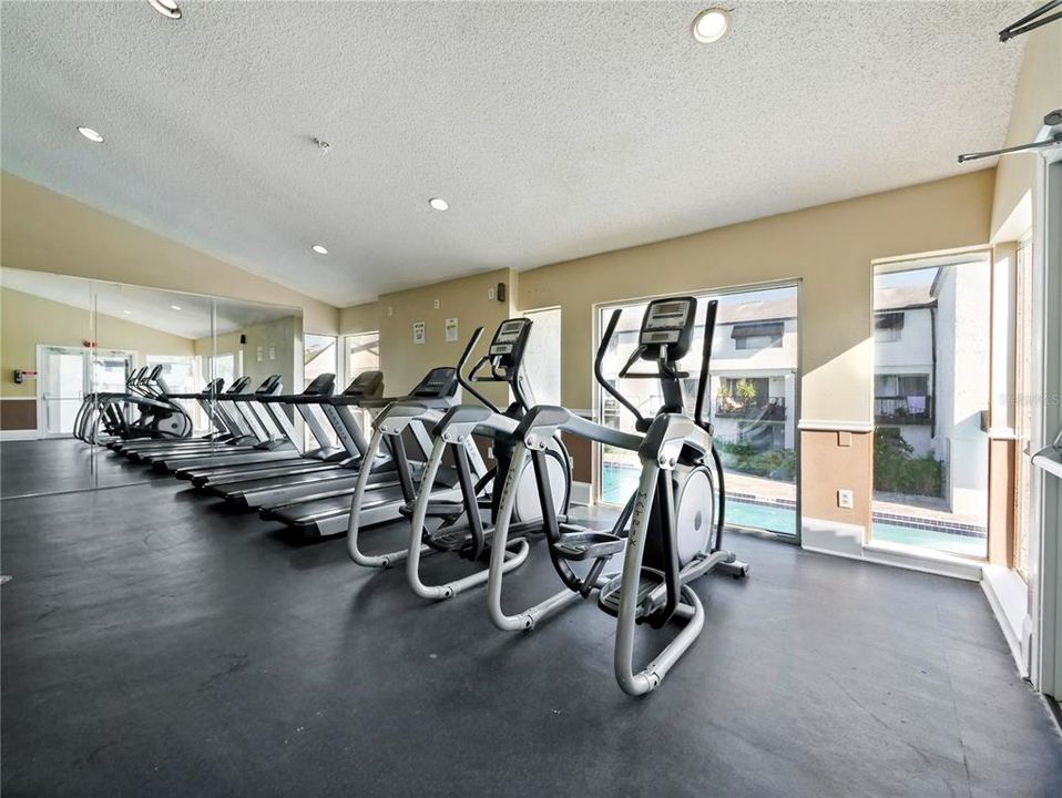 For Sale: $142,900 (2 beds, 1 baths, 1214 Square Feet)