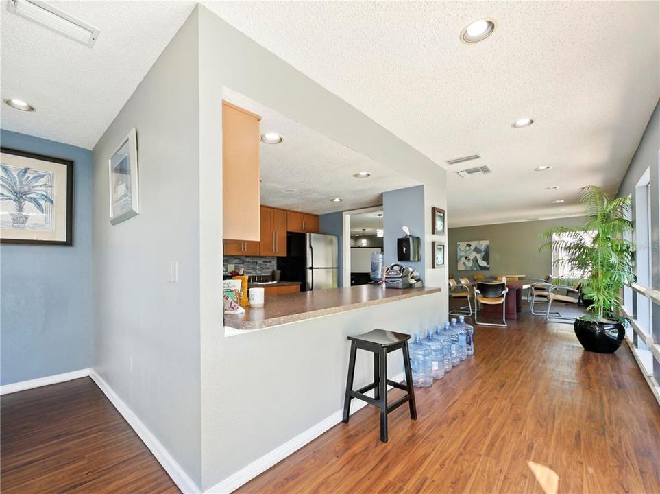 For Sale: $142,900 (2 beds, 1 baths, 1214 Square Feet)