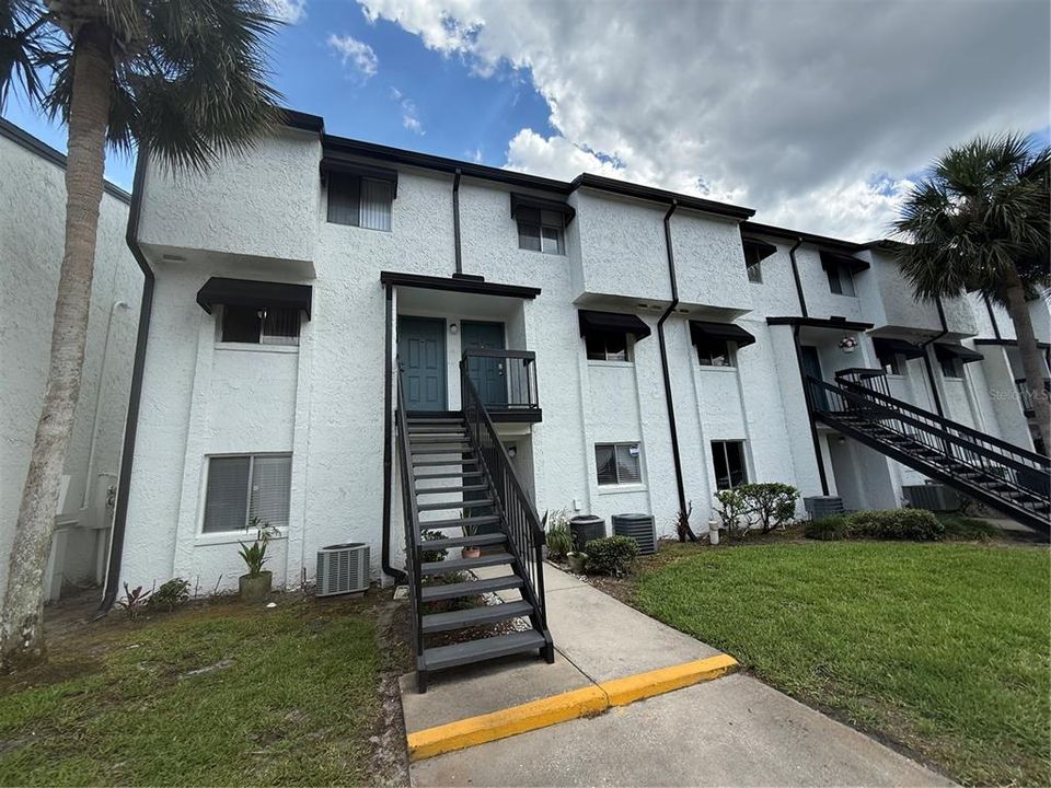 For Sale: $142,900 (2 beds, 1 baths, 1214 Square Feet)
