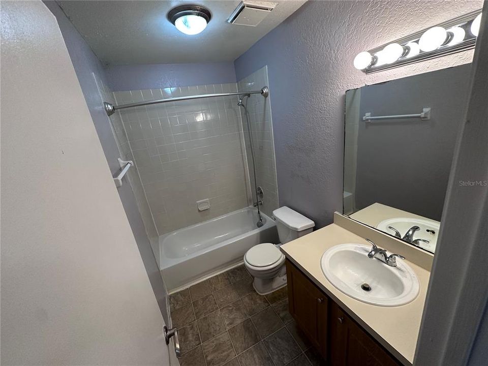For Sale: $142,900 (2 beds, 1 baths, 1214 Square Feet)