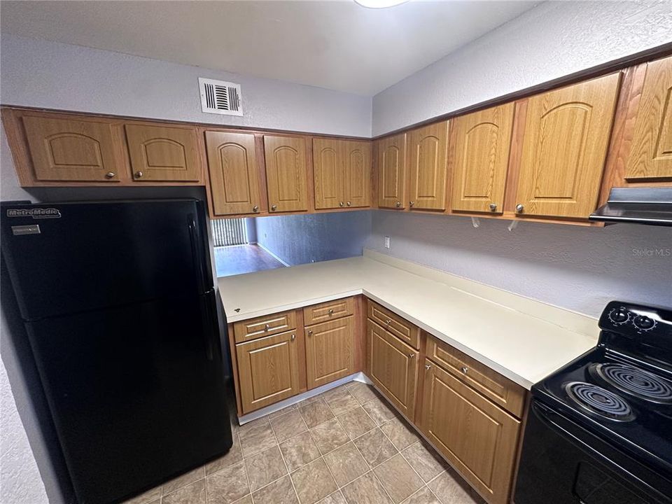 For Sale: $142,900 (2 beds, 1 baths, 1214 Square Feet)