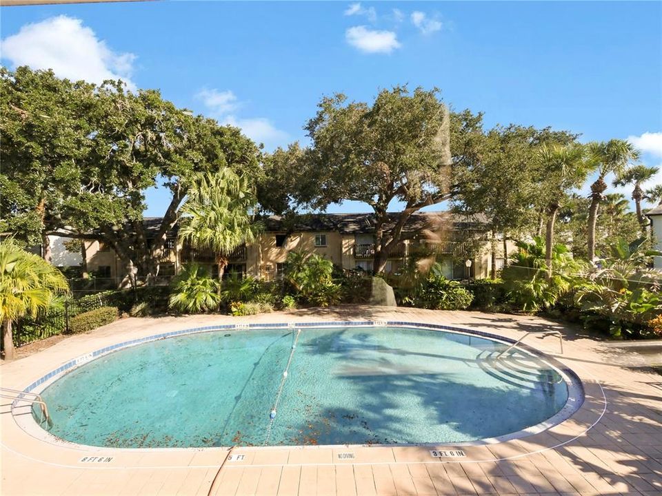 For Sale: $142,900 (2 beds, 1 baths, 1214 Square Feet)
