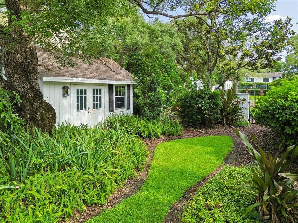 For Sale: $3,199,000 (5 beds, 5 baths, 4936 Square Feet)