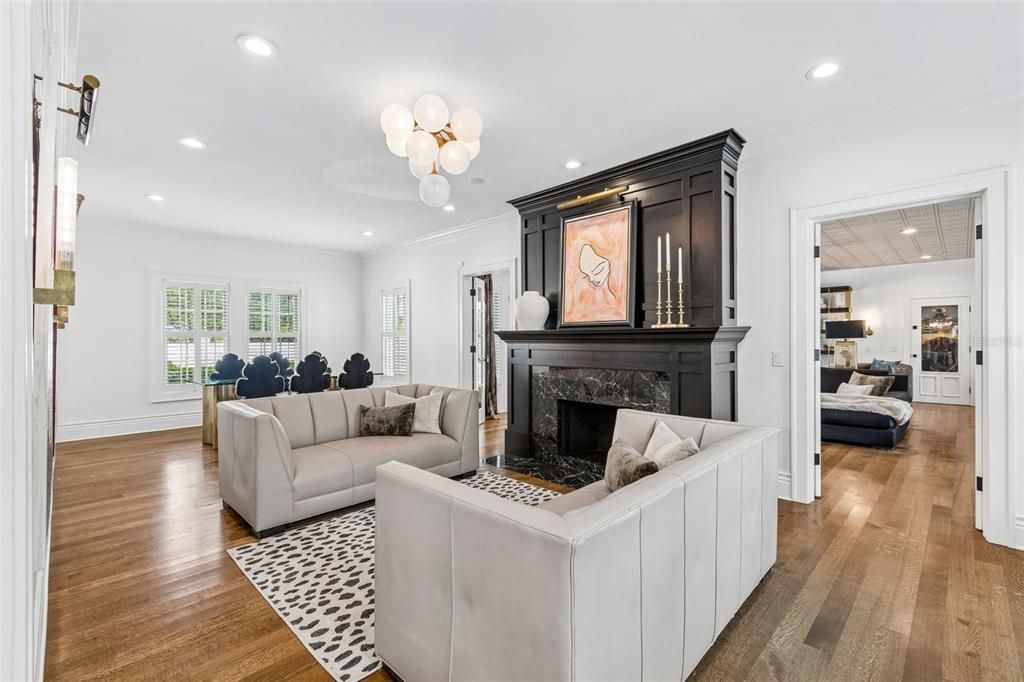For Sale: $3,199,000 (5 beds, 5 baths, 4936 Square Feet)