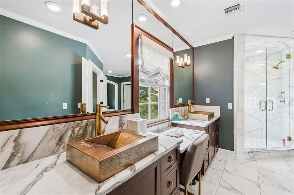 For Sale: $3,199,000 (5 beds, 5 baths, 4936 Square Feet)