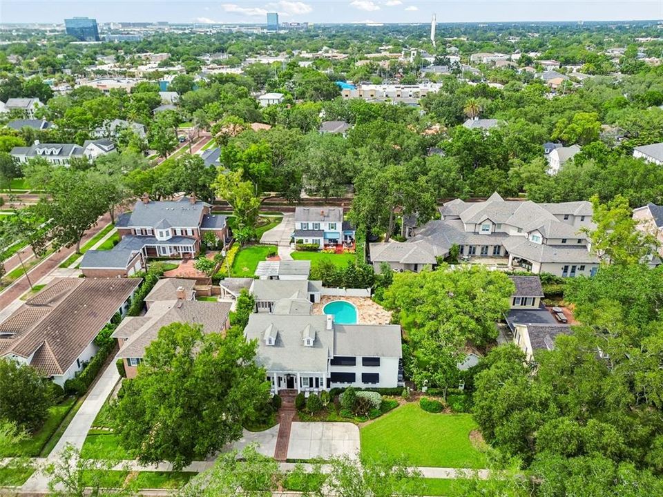 For Sale: $3,199,000 (5 beds, 5 baths, 4936 Square Feet)