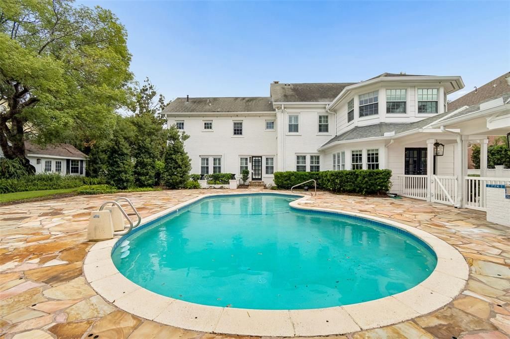 For Sale: $3,199,000 (5 beds, 5 baths, 4936 Square Feet)