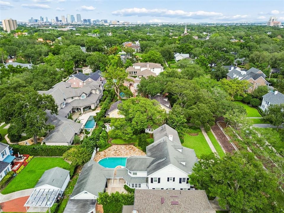 For Sale: $3,199,000 (5 beds, 5 baths, 4936 Square Feet)