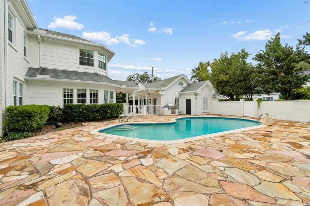 For Sale: $3,199,000 (5 beds, 5 baths, 4936 Square Feet)