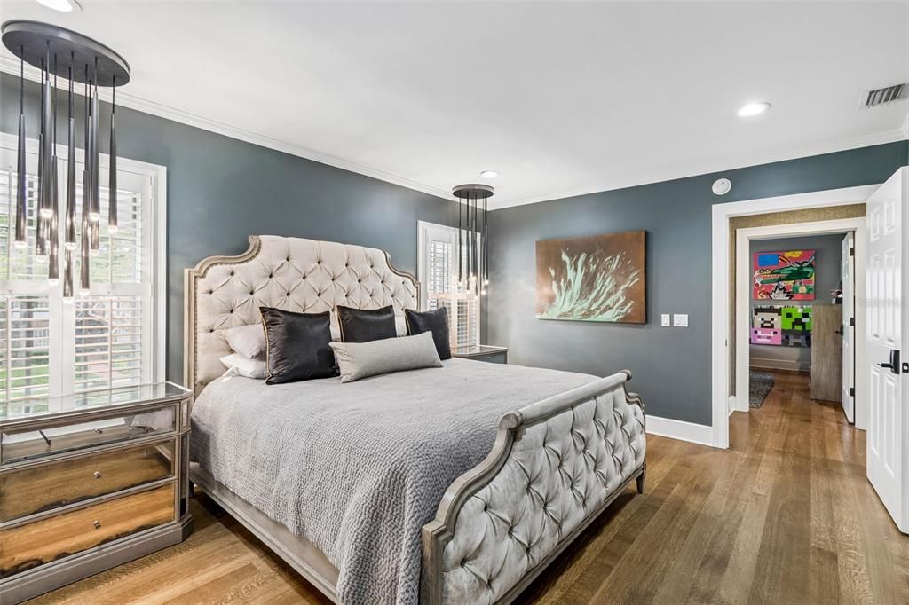 For Sale: $3,199,000 (5 beds, 5 baths, 4936 Square Feet)
