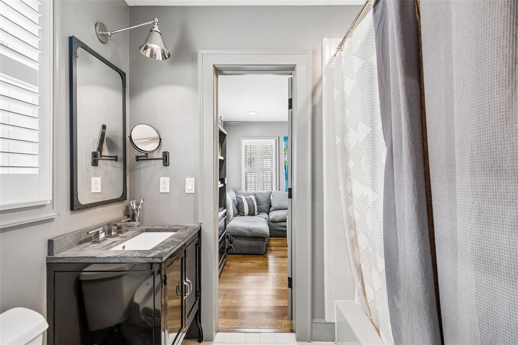 For Sale: $3,199,000 (5 beds, 5 baths, 4936 Square Feet)