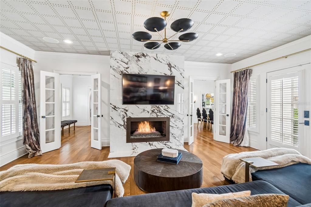 For Sale: $3,199,000 (5 beds, 5 baths, 4936 Square Feet)