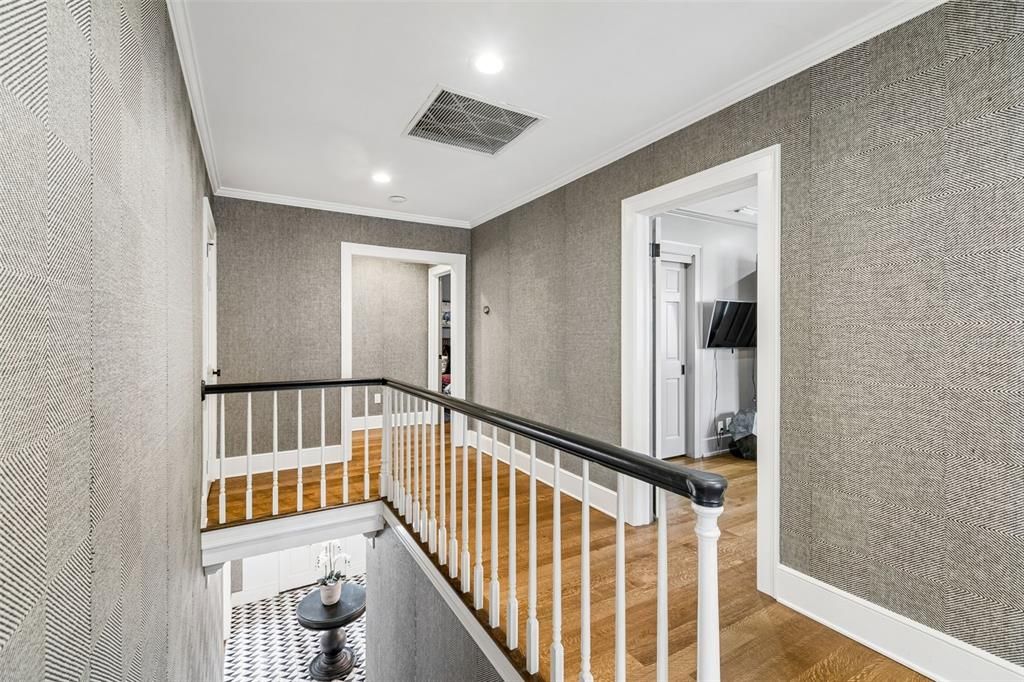 For Sale: $3,199,000 (5 beds, 5 baths, 4936 Square Feet)
