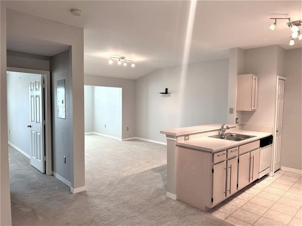 For Rent: $1,500 (1 beds, 1 baths, 820 Square Feet)